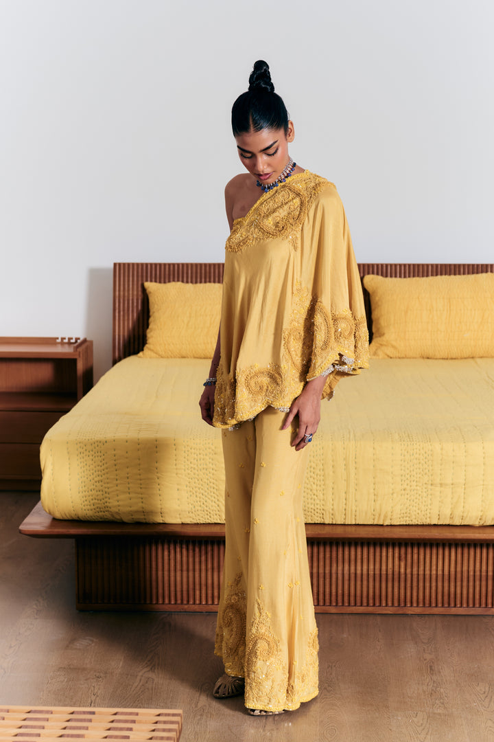 Solene Cape Set