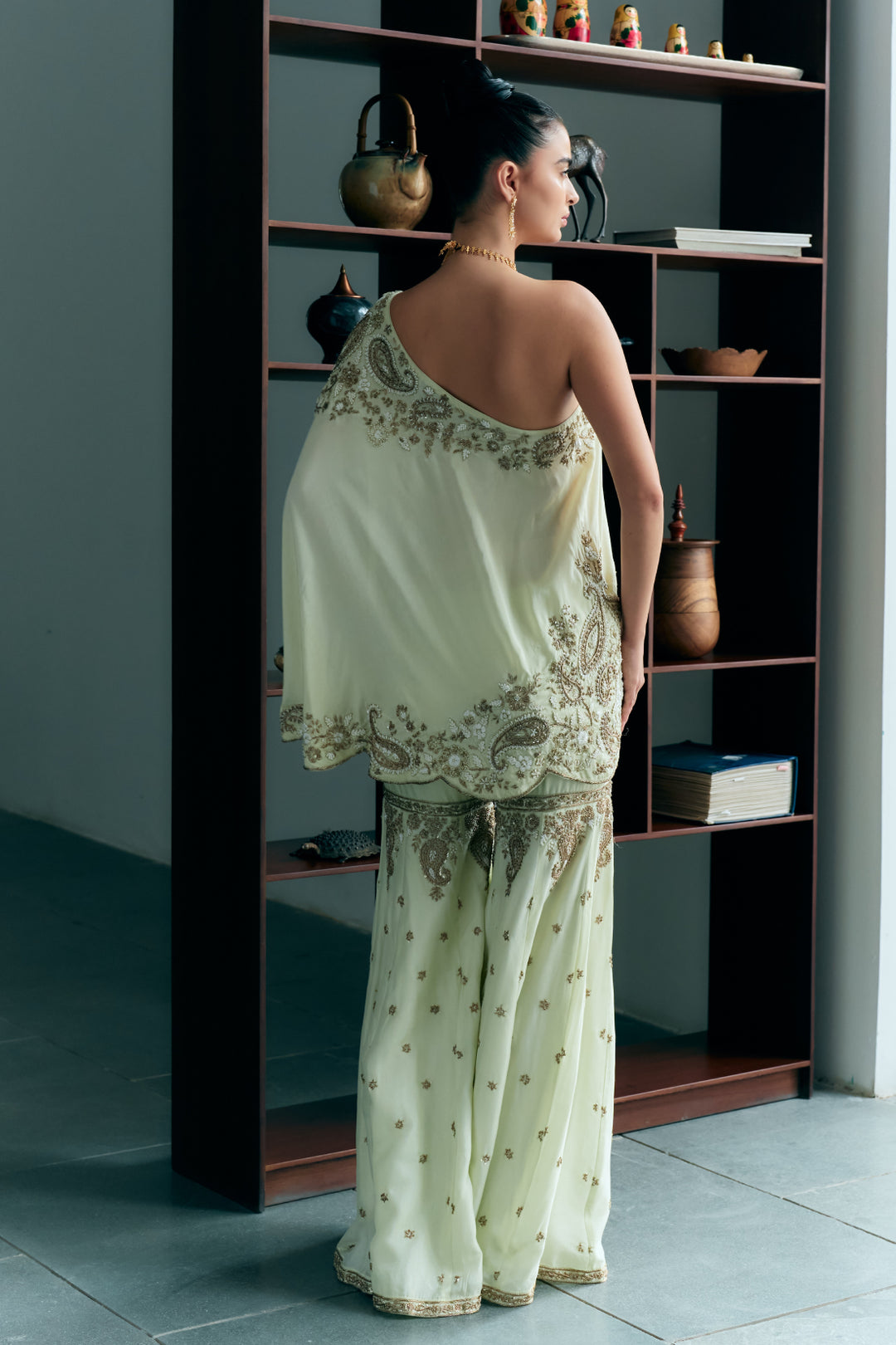 Liora Cape Set