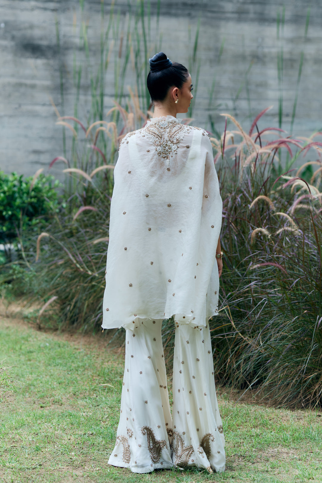 Aveline Cape Set